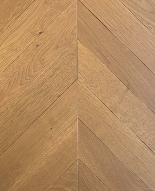 Oak Chevron - Color: Margaux